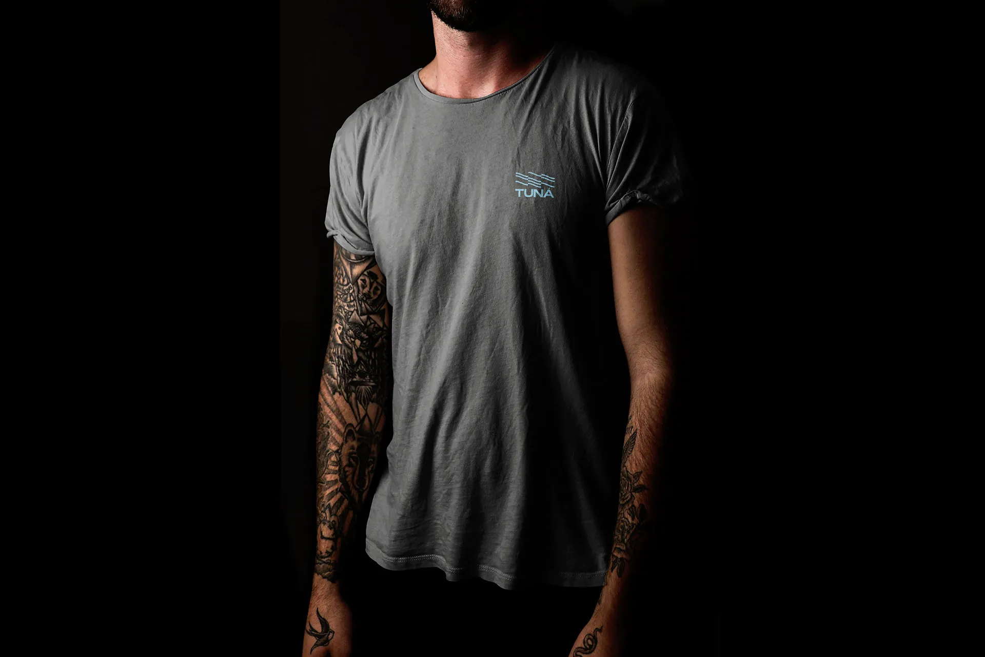 Camiseta com a marca Tuná